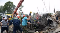 Công an làm việc với chủ đầu tư công trình cây xăng đổ sập