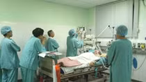 Cứu sống kịp thời một du khách người Pháp bị ngưng tim đột ngột