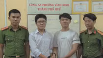 Nam sinh nghèo nhặt được tài sản trả lại cho du khách 