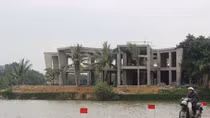 Yêu cầu tháo dỡ các hạng mục sai phạm tại dự án xây dựng bên sông Hương