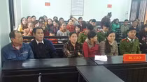 Vận chuyển thuốc nổ, 3 chị em kéo nhau vào tù