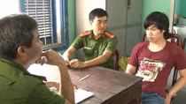 Tháo biển số xe máy, bịt mặt đi cướp giật vẫn bị bắt giữ