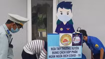 Học sinh Quốc học Huế sáng chế máy rửa tay diệt khuẩn tự động bằng cảm biến