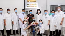 Bệnh viện quyên góp 400 triệu ghép tủy cứu cháu bé 5 tuổi bị ung thư