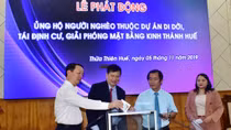 Đóng góp ngày lương giúp người nghèo trong dự án “di dân lịch sử”