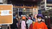 Xử lý nghiêm các cửa hàng bán khẩu trang y tế giá cao bất thường