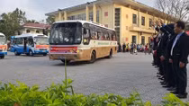Sinh viên nghèo về quê đón Tết trên những chuyến xe miễn phí 
