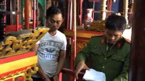 Hai đối tượng chuyên đột nhập đình làng trộm cổ vật
