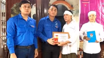 Truy tặng bằng khen nam sinh viên quên mình cứu bạn