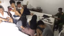  13 nam nữ thuê khách sạn để ‘phê’ ma túy 