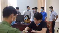 Xử phạt 7 người Trung Quốc thuê khách sạn đánh bạc trực tuyến