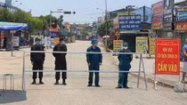 Đột nhập vào xã đang bị phong tỏa để... đánh ghen