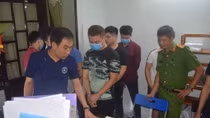 Đường dây “sản xuất” văn bằng giả bán trên mạng bị triệt phá