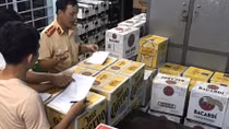 Ôtô tải chở hàng lậu bỏ chạy bất chấp hiệu lệnh dừng xe của CSGT