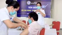 Bệnh viện Trung ương Huế tiêm 3.000 liều vaccine phòng COVID-19