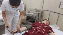 73 người nhập viện sau tiệc đám cưới do ngộ độc thực phẩm