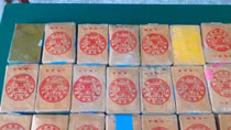 Nhiều bánh được người dân nhặt được bờ biển là heroin