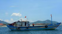 Dùng tàu cá đưa 9 người từ Đà Nẵng vượt biển ra Huế trốn cách ly