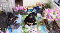 Làng nghề sản xuất hoa giấy “độc nhất vô nhị” ở Cố đô Huế