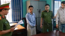 Vụ chém nhau kinh hoàng trước cổng trường: Thêm 2 đối tượng ra đầu thú