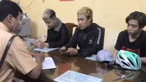 CSGT tóm gọn nhóm ‘quái xế’ đánh võng trên đường phố