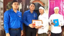 Truy tặng Huy hiệu Tuổi trẻ dũng cảm cho nam sinh viên quên mình cứu bạn 
