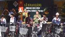 Công an Thừa Thiên - Huế tặng 30 xe đạp cho học sinh nghèo ngày khai giảng