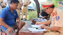 CSGT Thừa Thiên - Huế xử phạt gần 1.000 trường hợp vi phạm 