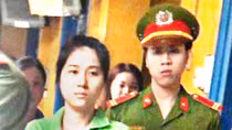 Kiều nữ chuyên trộm đồ ở các trung tâm thương mại cao cấp