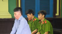 Mua xăng về đốt người tình rồi tự sát