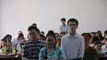 Nữ sinh viên thuê người tạt axit bạn vì bị từ chối tình cảm đồng tính