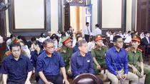 Xử vắng mặt nguyên cố vấn cấp cao Ngân hàng Đại Tín Hứa Thị Phấn