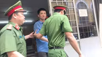 Tử hình kẻ ngáo đá nhìn người tình thành quỷ dữ