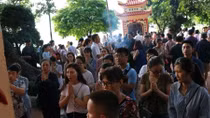 Chen chân lễ ở Phủ Tây Hồ tháng "cô hồn”