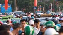 Người dân ùn ùn trở lại Hà Nội và TP Hồ Chí Minh sau kì nghỉ lễ