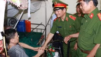 Những món quà tri ân tới Trung tâm Điều dưỡng Thương binh Thuận Thành 