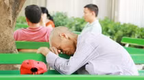 Bệnh nhân, người nhà vật vã trong "lò lửa" Thủ đô