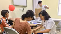 BV Việt Đức khám sàng lọc miễn phí dị tật tiết niệu, sinh dục cho gần 300 trẻ em
