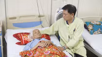 93 tuổi vẫn phẫu thuật ung thư thành công