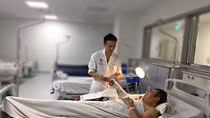 Hồi sinh cánh tay bị đứt lìa cho nam công nhân