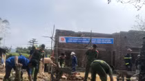 Nhà khăn quàng đỏ- Thắm tình biên giới 