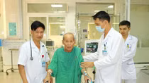 Phẫu thuật phổi thành công cho cụ ông 90 tuổi 