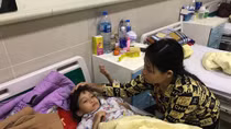 Thay van tim, cứu bé gái dân tộc Nùng mắc căn bệnh hiếm gặp