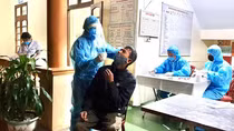 Xét nghiệm COVID-19 toàn bộ bệnh nhân nặng ở bệnh viện khu vực sông Hồng