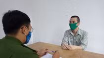 Hoảng hồn chôn lấp 63 bánh heroin rồi đi báo Công an