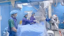 Lấy huyết khối xoang tĩnh mạch não, cứu nam bệnh nhân 36 tuổi thoát khỏi "cửa tử"