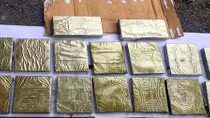 16 bánh heroin giấu trong lốp xe tải