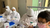 Gần 70 nghìn người Hà Nội test nhanh COVID-19: 1 mẫu nghi ngờ đang chờ kết quả