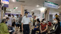 Các bệnh viện khám chữa bệnh bình thường trở lại