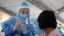 Hai bệnh nhân mới mắc COVID-19 ở TP Hồ Chí Minh di chuyển bằng hàng không